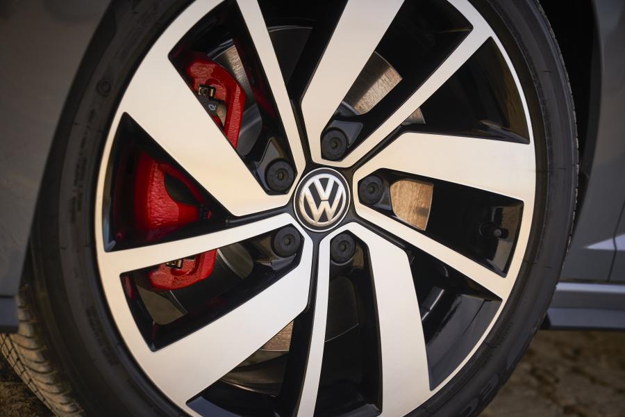 Колеса Volkswagen Jetta GLI S 2019 года  (NA) (фото 22 из 40)